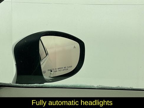 Used 2023 Chrysler Pacifica Touring-L image 24