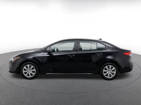 Used 2025 Toyota Corolla LE FWD image 4