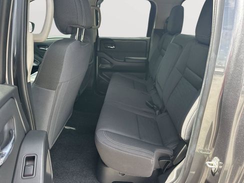 Used 2023 Nissan Frontier SV AWD/4WD image 19