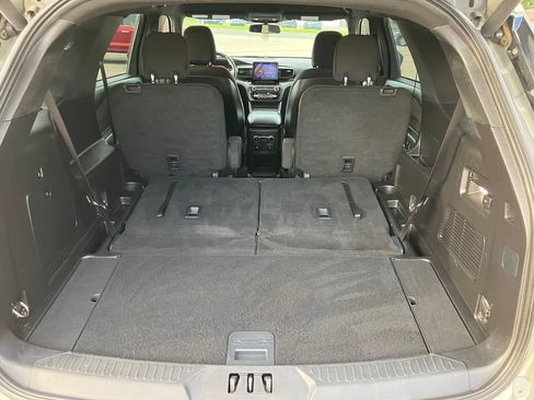 Used 2020 Ford Explorer XLT w/ Comfort Package AWD/4WD image 22