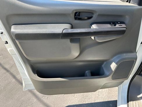 Used 2021 Nissan NV 3500 SV image 22