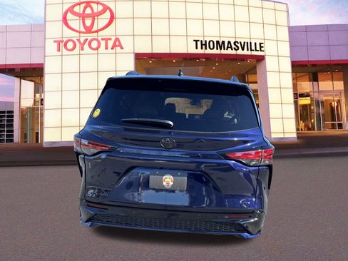 New 2026 Toyota Sienna XSE image 6