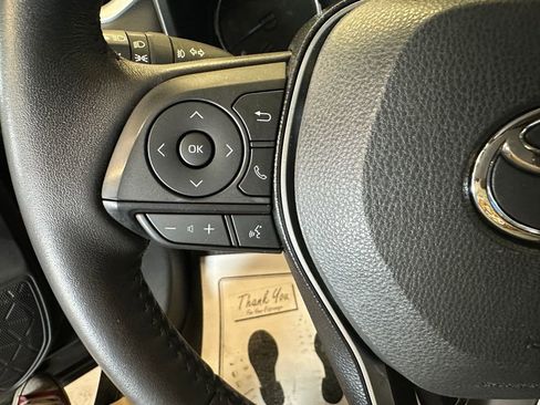 Used 2021 Toyota RAV4 XLE w/ XLE Grade Weather Package AWD/4WD image 10