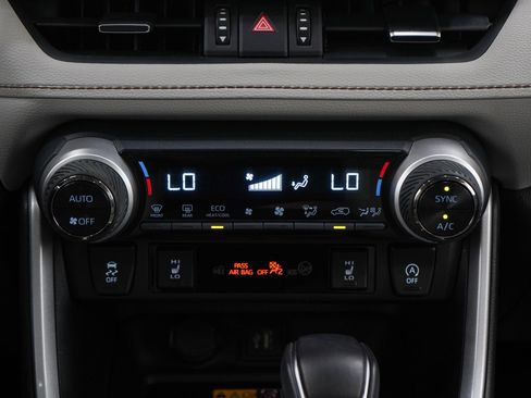 Used 2025 Toyota RAV4 XLE Premium w/ Weather Package AWD/4WD image 19