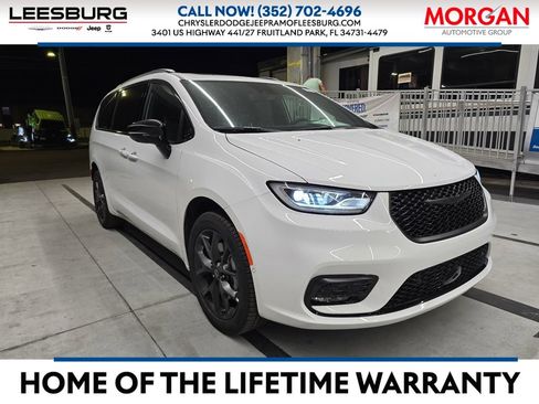 New 2026 Chrysler Pacifica Limited w/ S Appearance Package AWD/4WD image 1