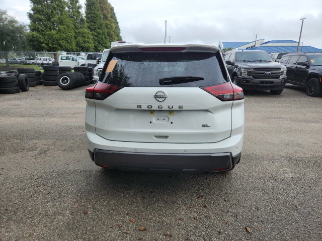Used 2025 Nissan Rogue SL FWD image 6