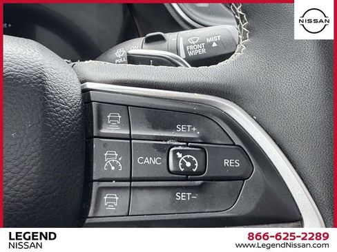 Used 2024 Jeep Grand Cherokee L Limited w/ Luxury Tech Group II image 19