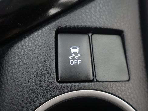 Used 2016 Toyota Corolla LE FWD image 16