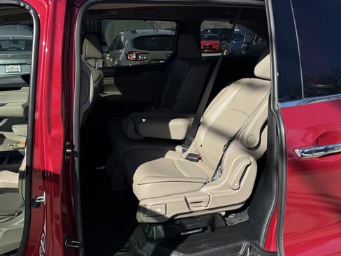 Used 2023 Honda Odyssey Elite image 13
