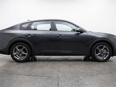 Used 2025 Kia K4 LXS FWD image 11