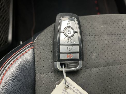 Certified 2021 Ford Escape SEL w/ SEL Stealth AWD Package image 30