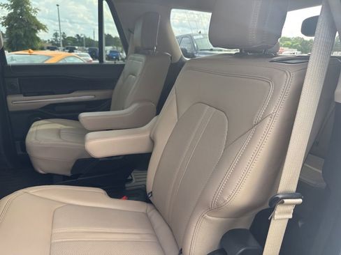 Used 2024 Ford Expedition Limited RWD image 28