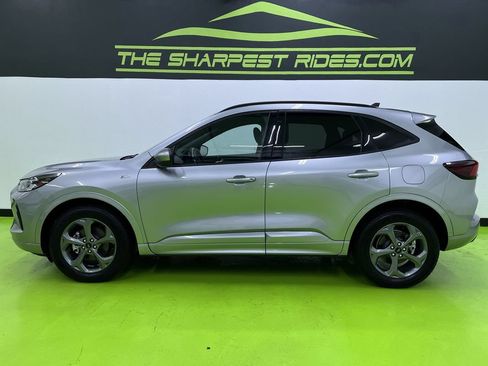 Used 2023 Ford Escape ST-Line Select AWD/4WD image 6