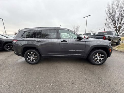 New 2025 Jeep Grand Cherokee L Limited image 10