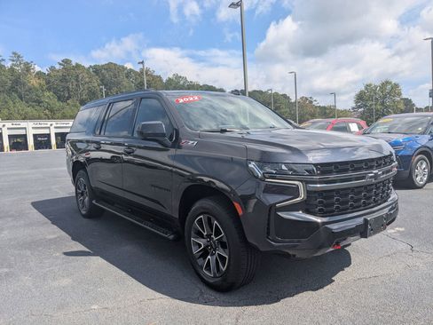 Used 2022 Chevrolet Suburban Z71 image 3