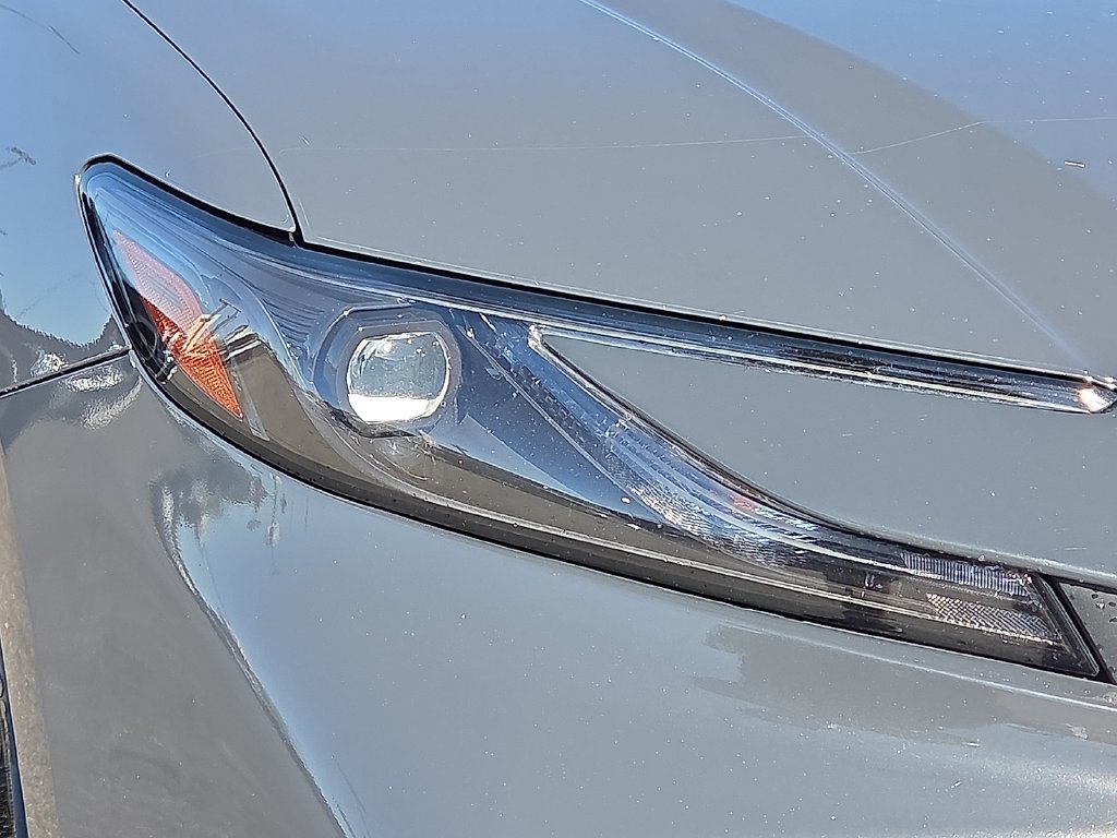 Used 2025 Toyota Camry SE FWD image 7