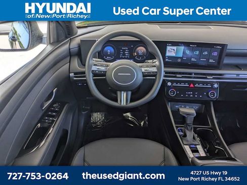 Used 2025 Hyundai Santa Cruz SEL FWD image 18