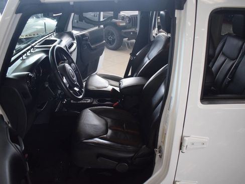 Used 2014 Jeep Wrangler Unlimited Sahara AWD/4WD image 64