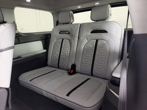 Used 2023 Rivian R1S Launch Edition image 22