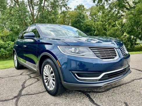 Used 2017 Lincoln MKX Select w/ Select Plus Package FWD image 5