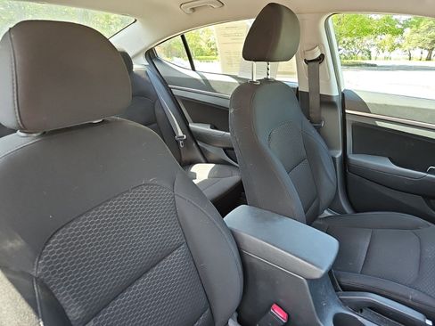 Used 2020 Hyundai Elantra SEL w/ Cargo Package (C1) FWD image 11