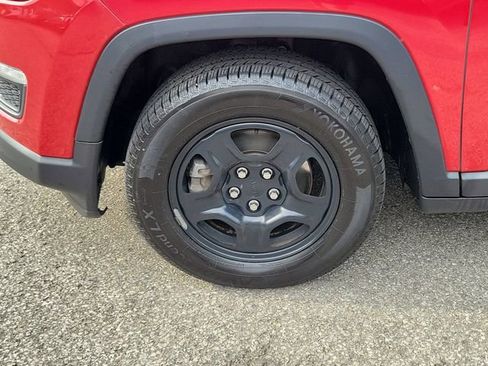Used 2019 Jeep Compass Sport w/ Tech Group FWD image 5