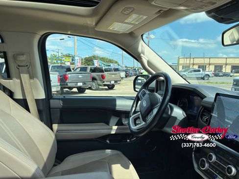 Used 2024 Ford Expedition Limited RWD image 23