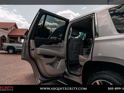 Used 2016 Cadillac Escalade Luxury AWD/4WD image 44