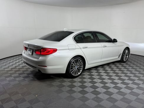 Used 2018 BMW 530i RWD image 9