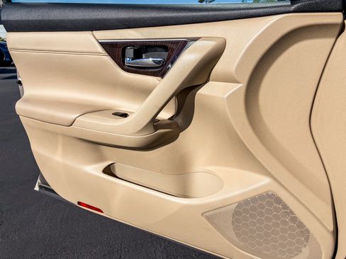 Used 2014 Nissan Altima 2.5 SL w/ Technology Package image 20