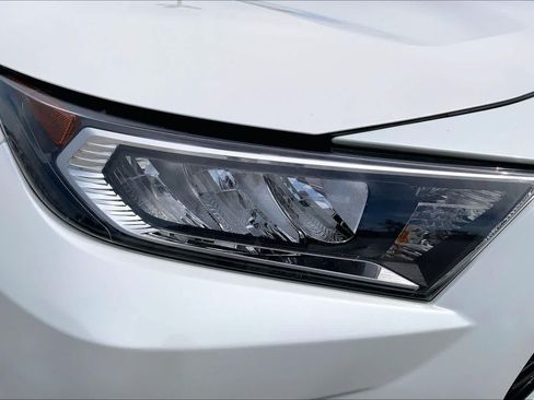Used 2021 Toyota RAV4 XLE Premium FWD image 27