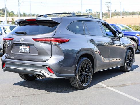 Used 2023 Toyota Highlander XSE image 23