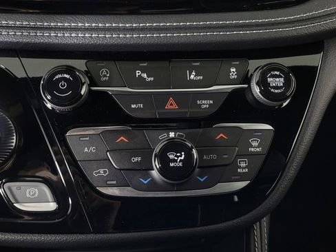 New 2026 Chrysler Pacifica Limited w/ S Appearance Package image 24