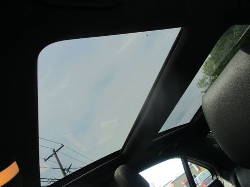 Used 2013 Mercedes-Benz E 350 4MATIC Sedan image 11