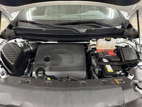 Used 2023 Buick Enclave Essence image 24