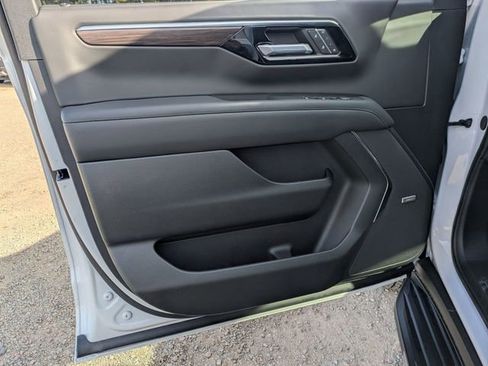 New 2026 Chevrolet Suburban LT w/ Comfort Package image 8