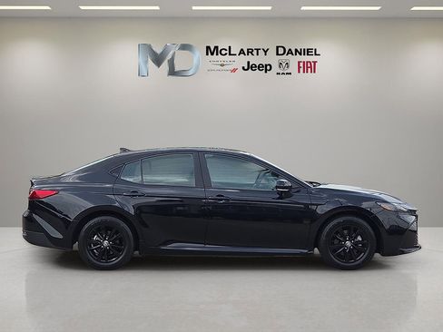 Used 2025 Toyota Camry LE FWD image 6