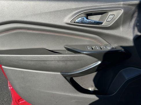 Used 2025 Chevrolet Trax RS w/ Driver Confidence Package FWD image 23
