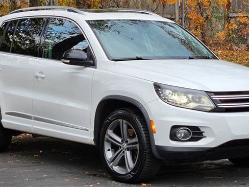 Used 2017 Volkswagen Tiguan Sport image 7