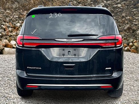 Used 2022 Chrysler Pacifica Touring image 4