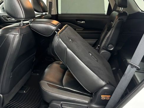Used 2023 Nissan Pathfinder SL w/ SL Premium Package AWD/4WD image 28