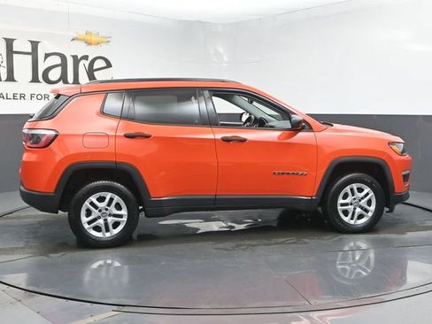 Used 2018 Jeep Compass Sport w/ Cold Weather Group AWD/4WD image 37