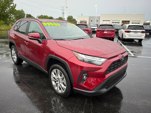 Used 2025 Toyota RAV4 XLE Premium w/ Weather Package AWD/4WD image 9
