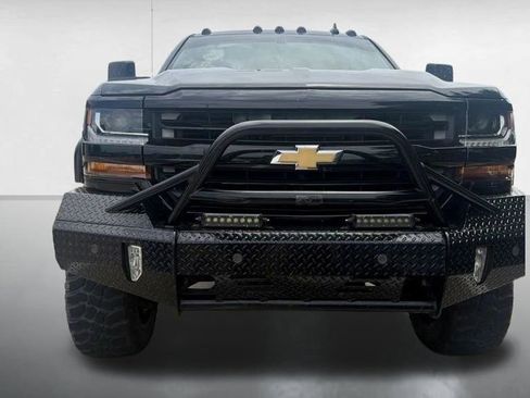 Used 2017 Chevrolet Silverado 1500 LT w/ All Star Edition AWD/4WD image 3
