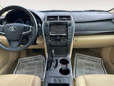 Used 2017 Toyota Camry XLE image 11