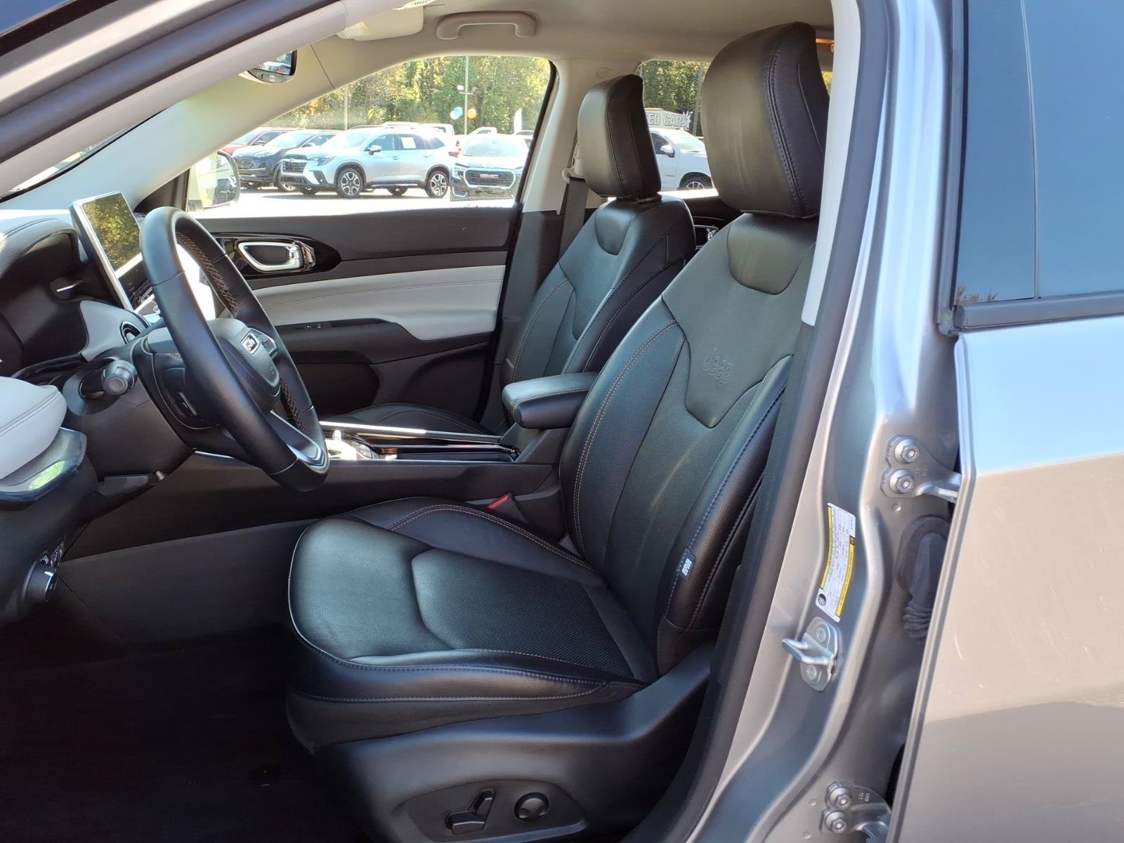 Certified 2022 Jeep Compass Limited AWD/4WD image 12