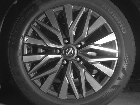 Used 2025 Nissan Altima 2.5 SV FWD image 15