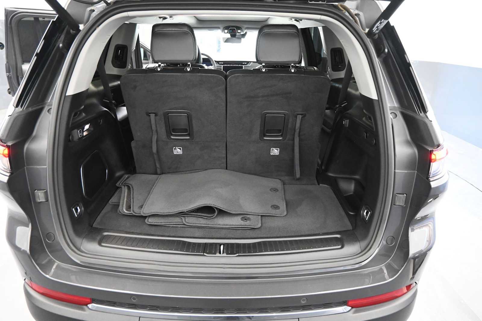 Used 2023 Jeep Grand Cherokee L Limited w/ Luxury Tech Group II AWD/4WD image 13