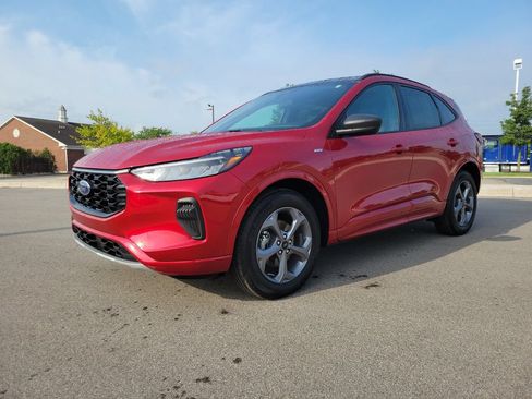 Used 2023 Ford Escape ST-Line AWD/4WD image 2
