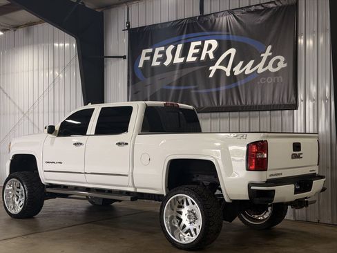 Used 2015 GMC Sierra 2500 Denali AWD/4WD image 5